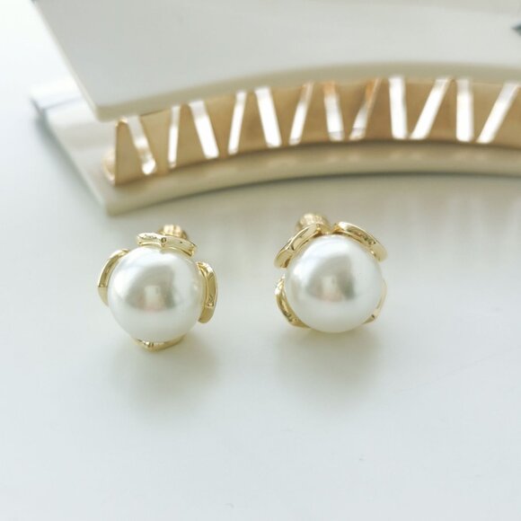 Alicia Bonnie Ashton Gold Pearl Stud Earrings - Picture 1 of 4